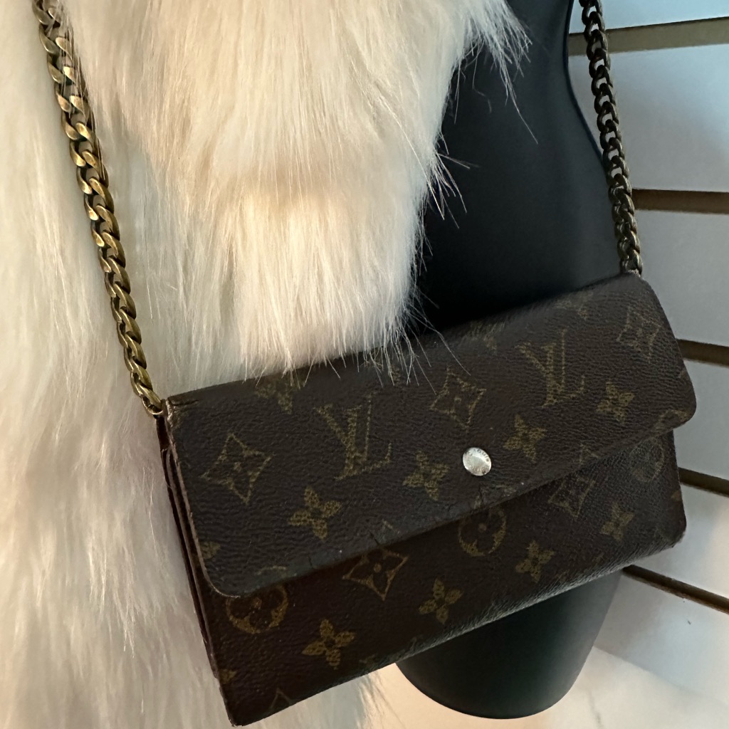 Louis Vuitton Sarah Wallet W/ Free Chain